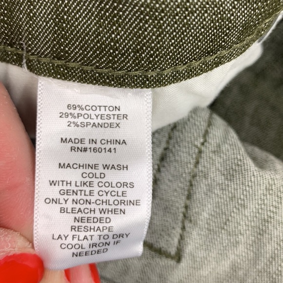 Frye Heritage Olive Green Shorts Size 12 Raw Hem Pockets Zip button up New NWT - Picture 9 of 12